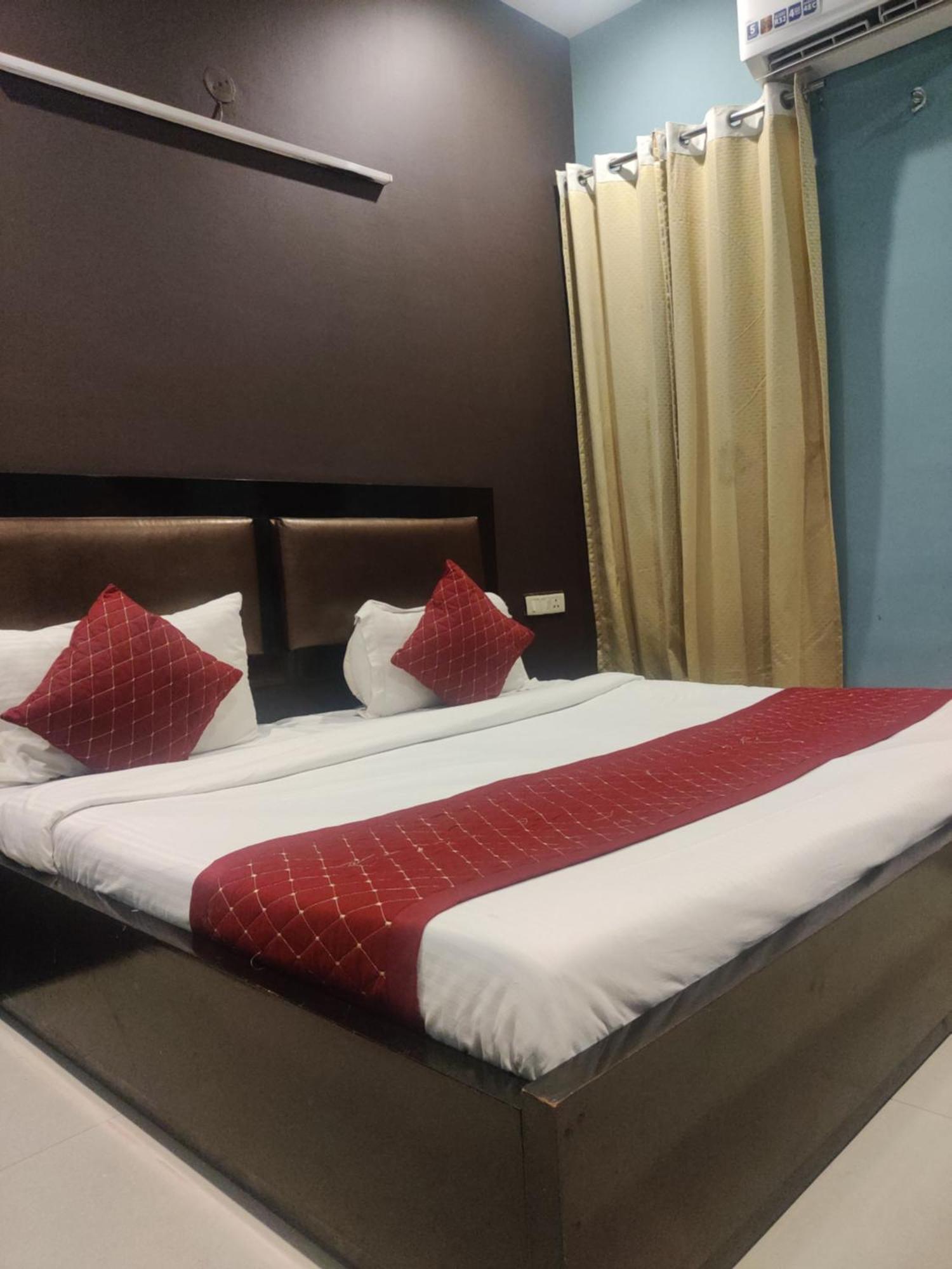 Hotel Delhi Airport Plaza Igi Airport New Delhi Exteriör bild